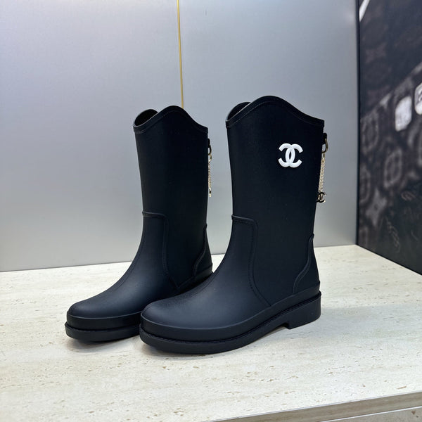 CC 26s Interlocking Mid Calf Rain Boots Black Rubber 167053