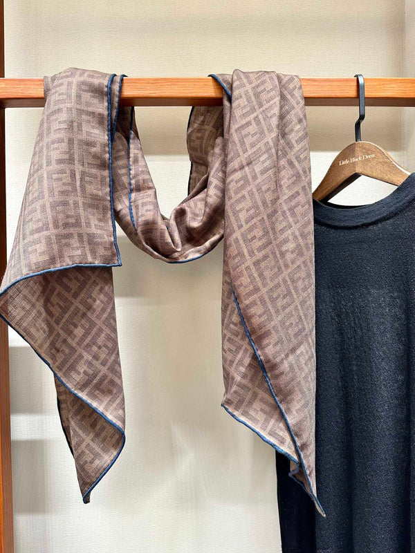 ÉCHARPE FF DE 185 CM EN SOIE ET LAINE BRUN CAFÉ AVEC BORDURE BLEUE 413672