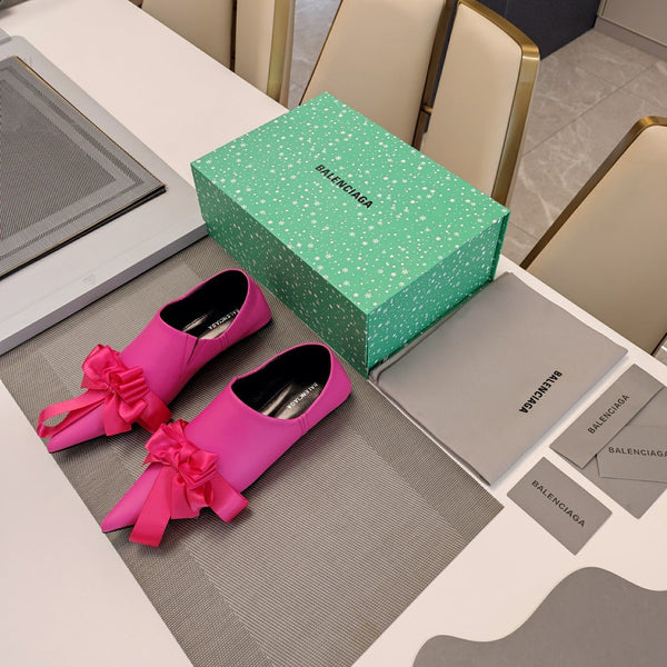 SCARPE BASSE A PUNTA CON FIOCCO IN MORBIDA PELLE DI AGNELLO ROSA SCURO