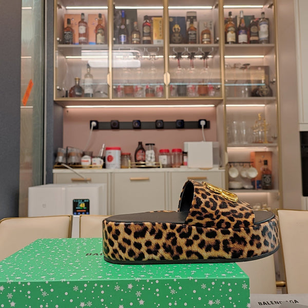 RISE SANDAL THICK-SOLED IN BROWN LEOPARD PRINT CALFSKIN