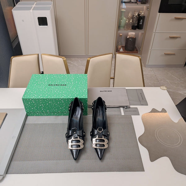 HIGH PUMPS WITH B SILVER BUCKLE IN BLACK CROCODILE PATTERN CALFSKIN