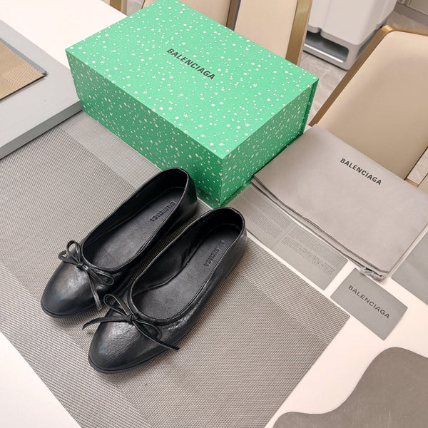 BALLERINE CON STRASS E FIOCCO IN PELLE DI MONTONE NERA CERA-OLIATA