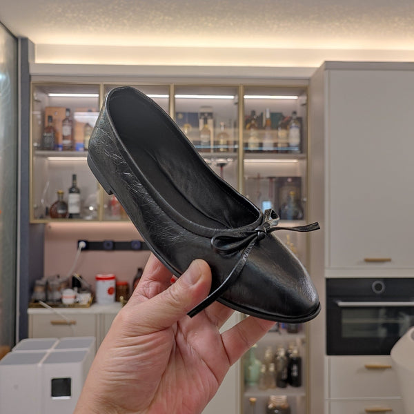 BALLERINE CON STRASS E FIOCCO IN PELLE DI MONTONE NERA CERA-OLIATA