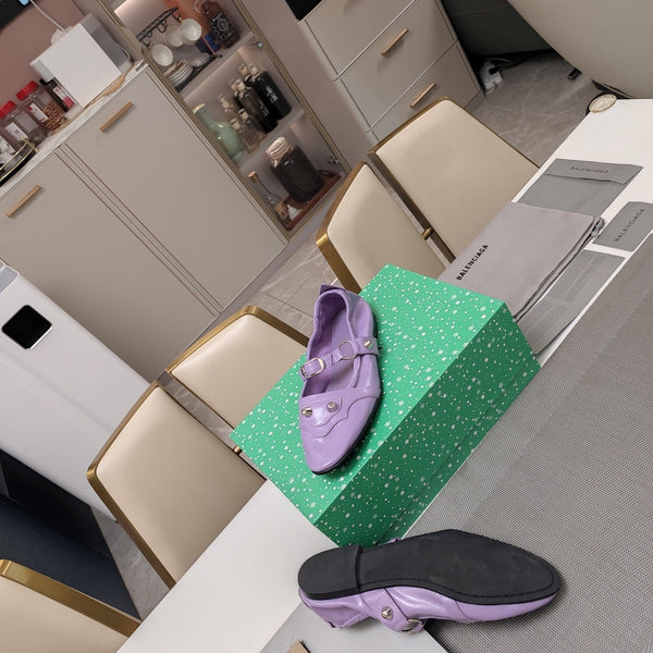 STUDDED MARY JANE FLATS IN LAVENDER SHINY LAMBSKIN