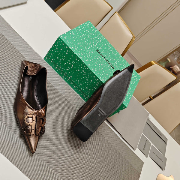 BALLERINE A PUNTA IN PELLE DI MONTONE SCREPOLATA LUCIDA COLOR CIOCCOLATO