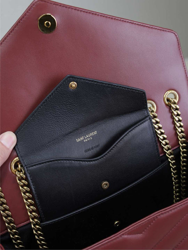 LOULOU SMALL 24 EN CUIR D'AGNEAU ROUGE BOURGOGNE MÉTAL DORÉ