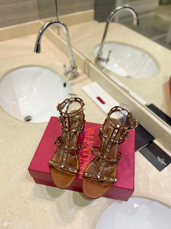 SANDALO ROCKSTUD CON CINTURINO IN VITELLO MARRONE BRONZO 60 MM