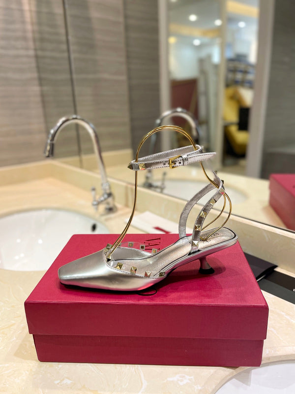 SLINGBACK ROCKSTUD IN PELLE DI VITELLO ARGENTO 50MM