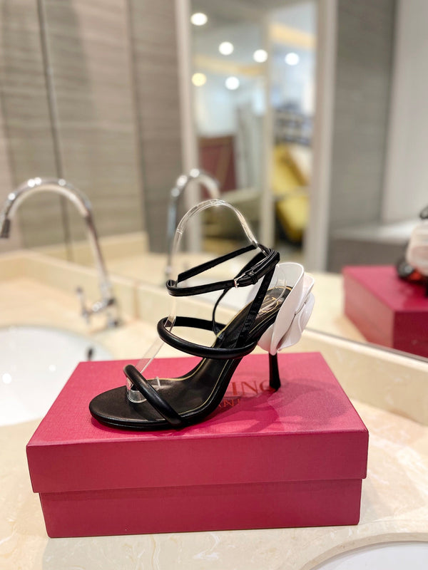 VLTN 26s Atelier Rose Sandals Black White Leather 985378