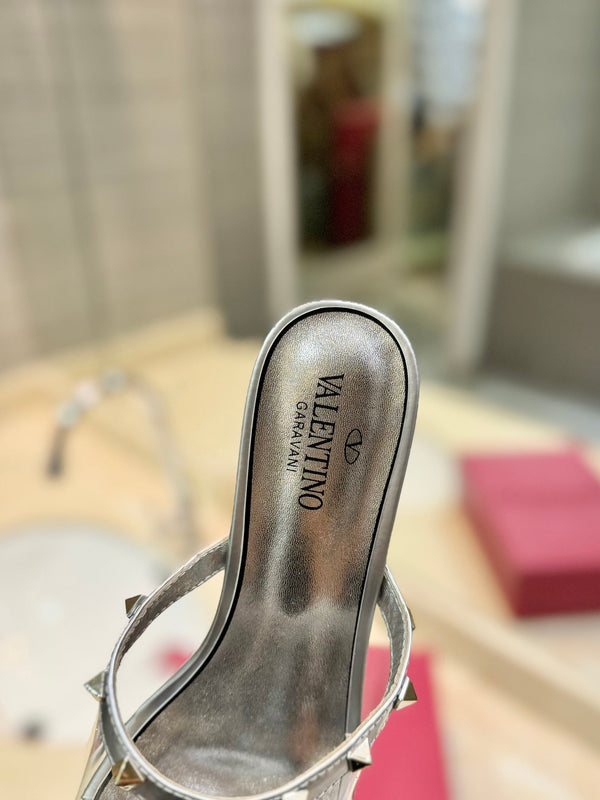 SANDALI ROCKSTUD MULE IN VITELLO ARGENTO E FILM IN PVC TRASPARENTE