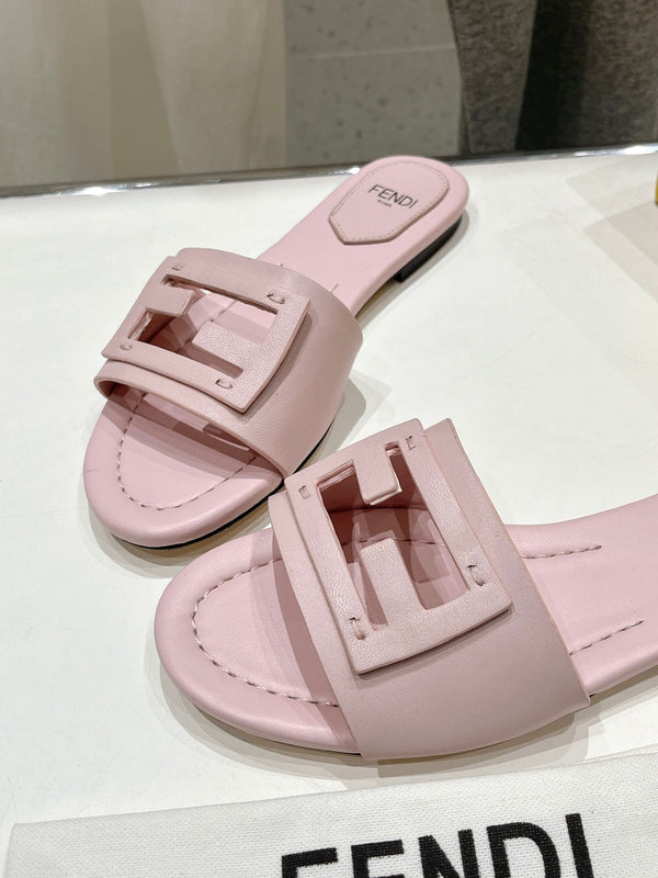 FENDI BAGUETTE SLIDES IN LIGHT PINK LAMBSKIN