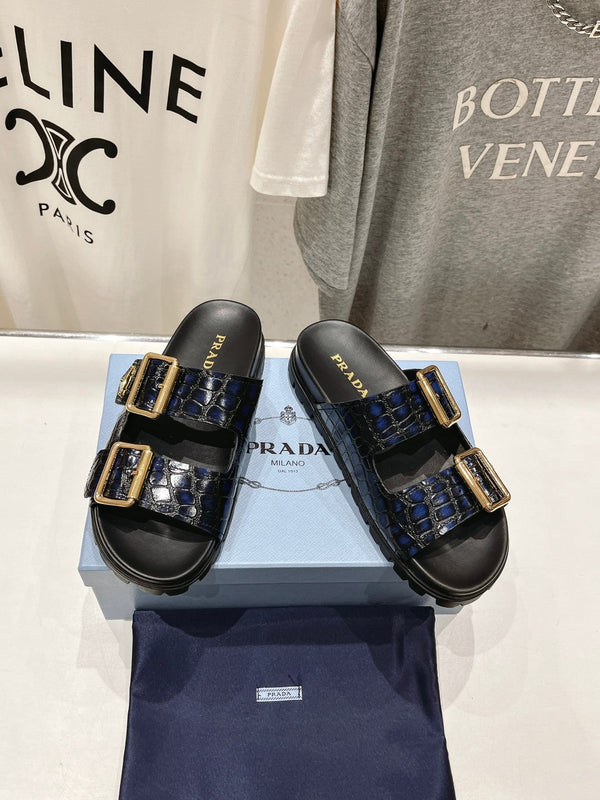 SANDALI CIABATTE CON CINTURINO E MOTIVO COCCODRILLO PRA IN PELLE DI VITELLO NERA E LAPIS