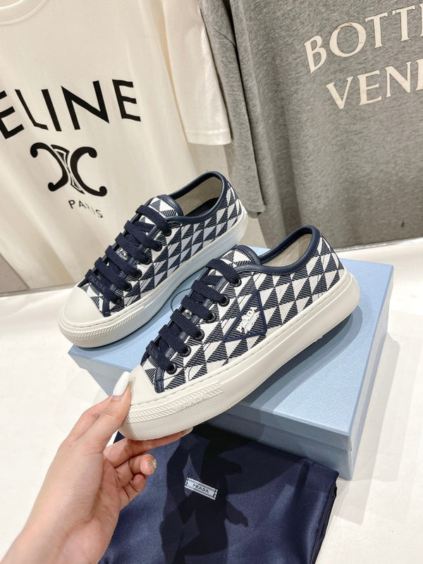 SNEAKERS IN COTONE STAMPATO PRA TELA TRIANGOLARE BIANCA E NERA