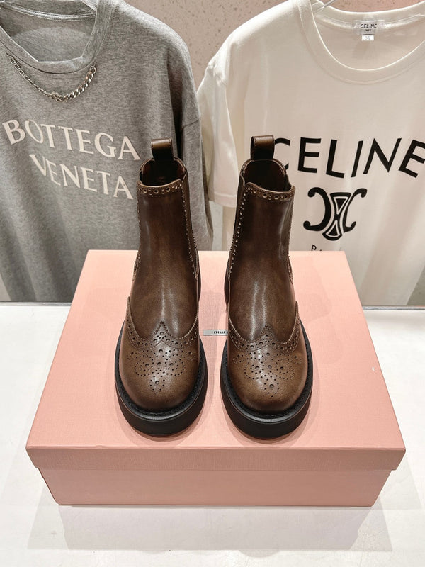 Stivaletti Miu in pelle di vitello lucida marrone caffè