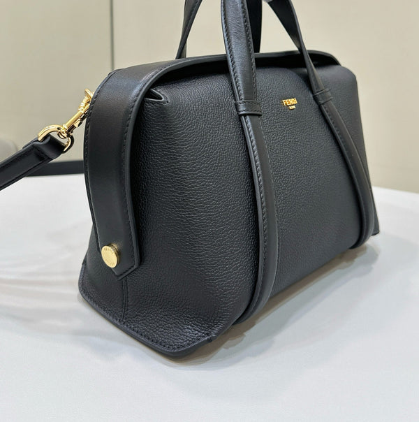 BORSA FENDI 27 IN PELLE DI VITELLO NERA CON FERRAMENTA ORO