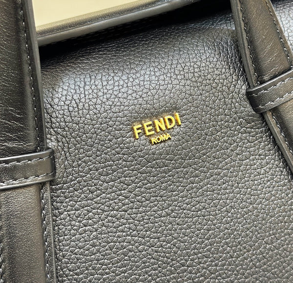 BORSA FENDI 27 IN PELLE DI VITELLO NERA CON FERRAMENTA ORO