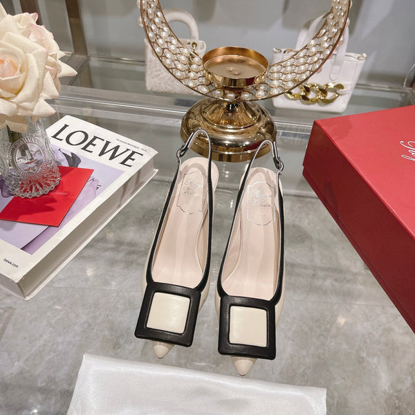 Belle Viv Décolleté con cinturino posteriore e fibbia in metallo 85 Pelle verniciata bianca e nera