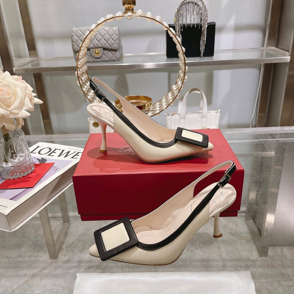 Belle Viv Décolleté con cinturino posteriore e fibbia in metallo 85 Pelle verniciata bianca e nera