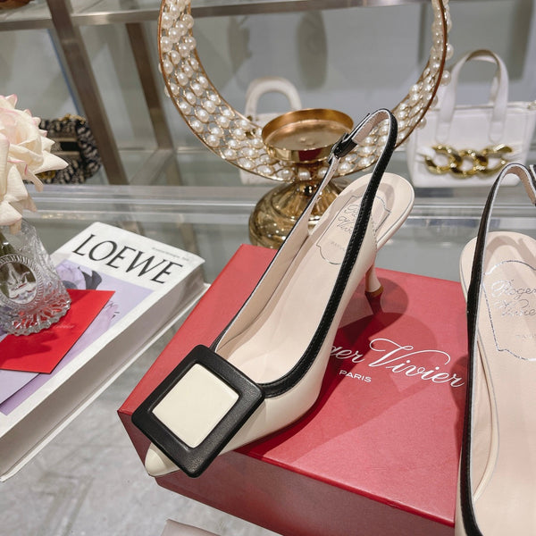 Belle Viv Décolleté con cinturino posteriore e fibbia in metallo 85 Pelle verniciata bianca e nera