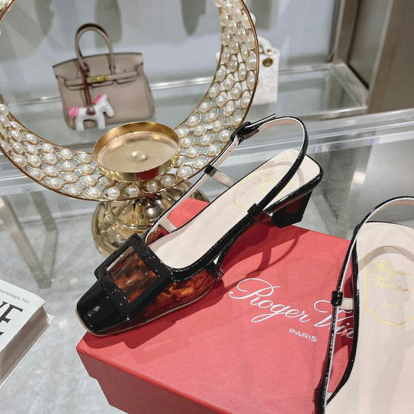 Belle Viv Décolleté con cinturino posteriore e fibbia in metallo 45 in pelle verniciata nera