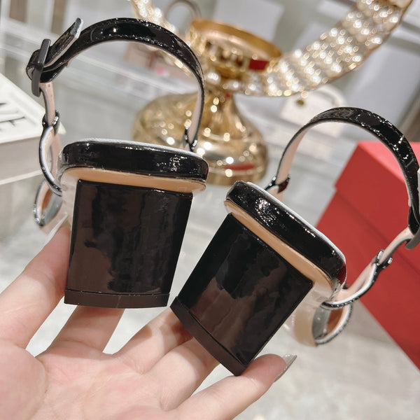 Belle Viv Décolleté con cinturino posteriore e fibbia in metallo 45 in pelle verniciata nera