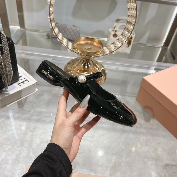 Miu 25C Flat Mule Black Patent Leather 235307
