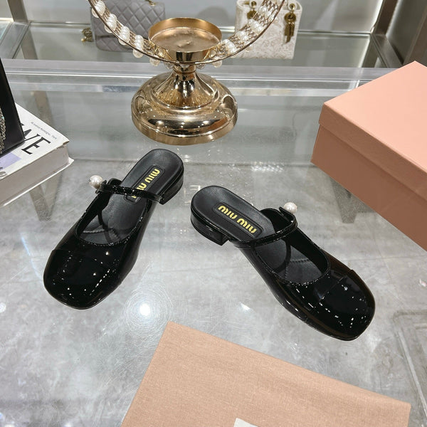 Miu 25C Flat Mule Black Patent Leather 235307