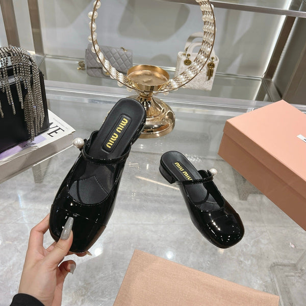 Miu 25C Flat Mule Black Patent Leather 235307