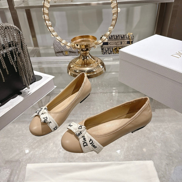CD 26 Bow Ballet Flat Embroidered Sheepskin