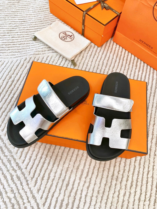 Sandalo HM Chypre in pelle di agnello rugosa nera mix argento 963200