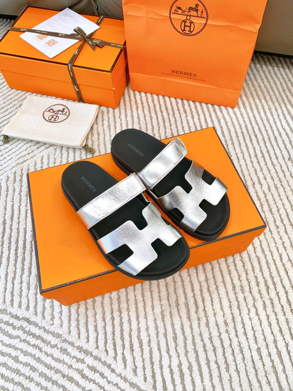 Sandalo HM Chypre in pelle di agnello rugosa nera mix argento 963200