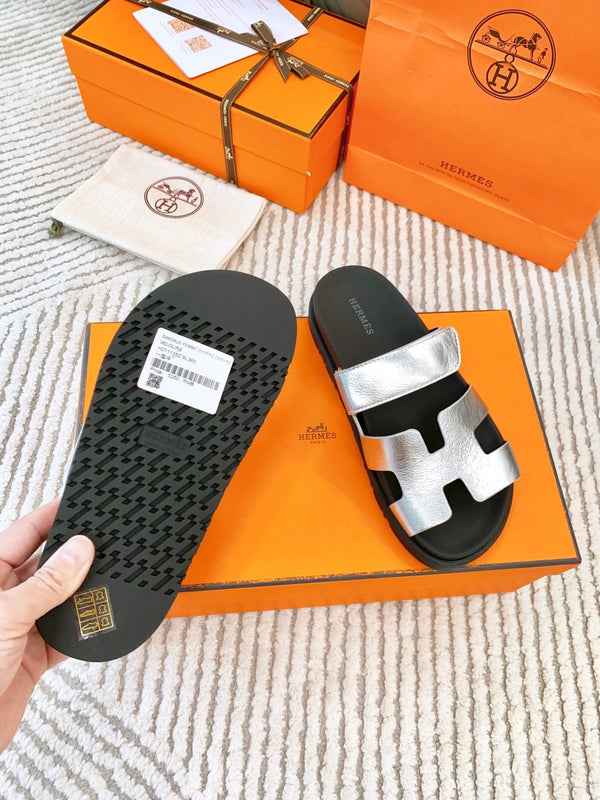 Sandalo HM Chypre in pelle di agnello rugosa nera mix argento 963200