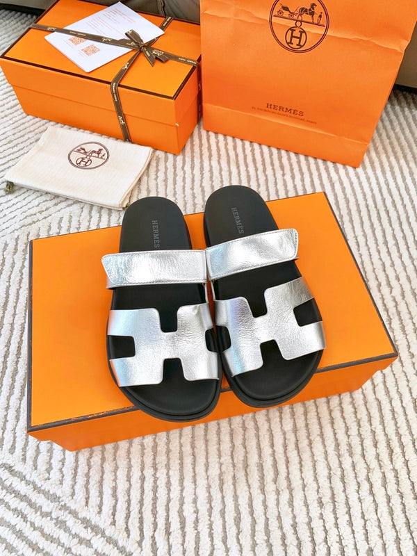 Sandalo HM Chypre in pelle di agnello rugosa nera mix argento 963200