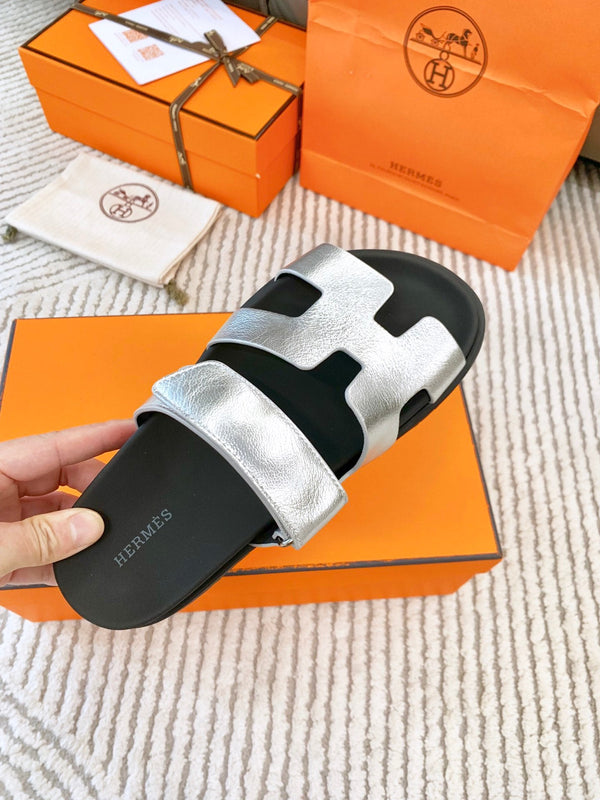 Sandalo HM Chypre in pelle di agnello rugosa nera mix argento 963200