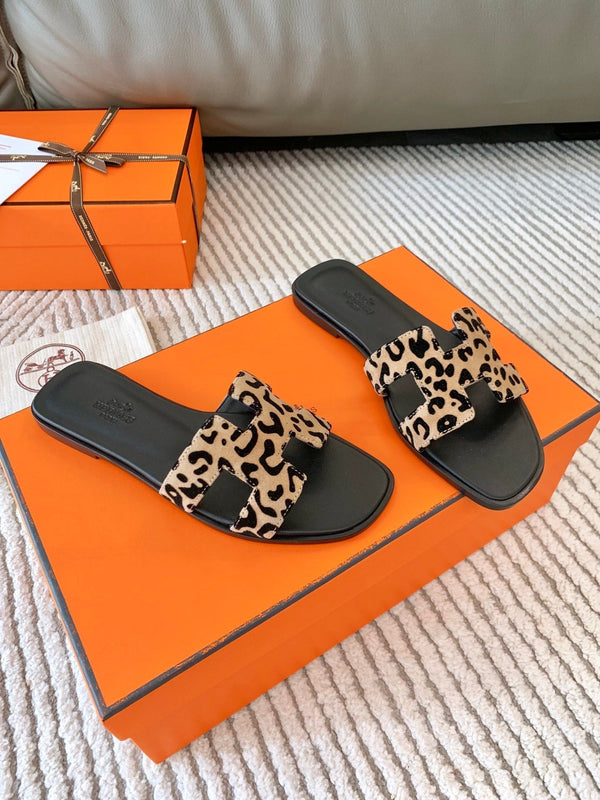 HM Oran Sandal Beige With Black Pattern Calfskin 963189