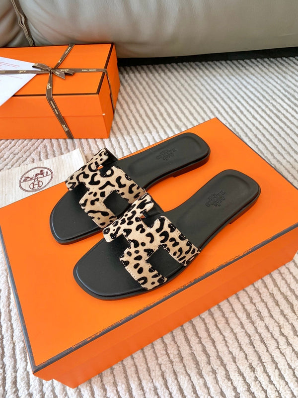 HM Oran Sandal Beige With Black Pattern Calfskin 963189