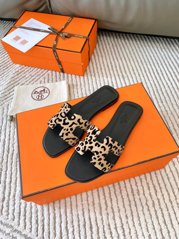 HM Oran Sandal Beige With Black Pattern Calfskin 963189