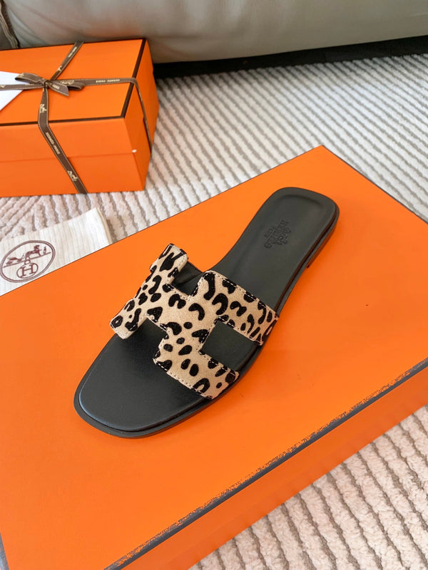 HM Oran Sandal Beige With Black Pattern Calfskin 963189