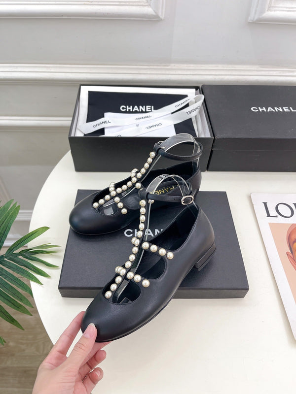 CC Mary Jane 10mm In Black With Small Pearls Lambskin 948756