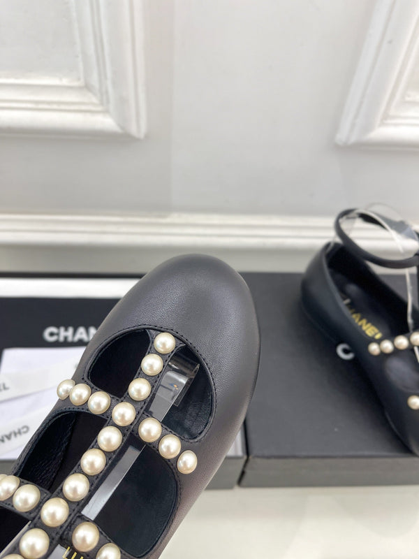 CC Mary Jane 10mm In Black With Small Pearls Lambskin 948756