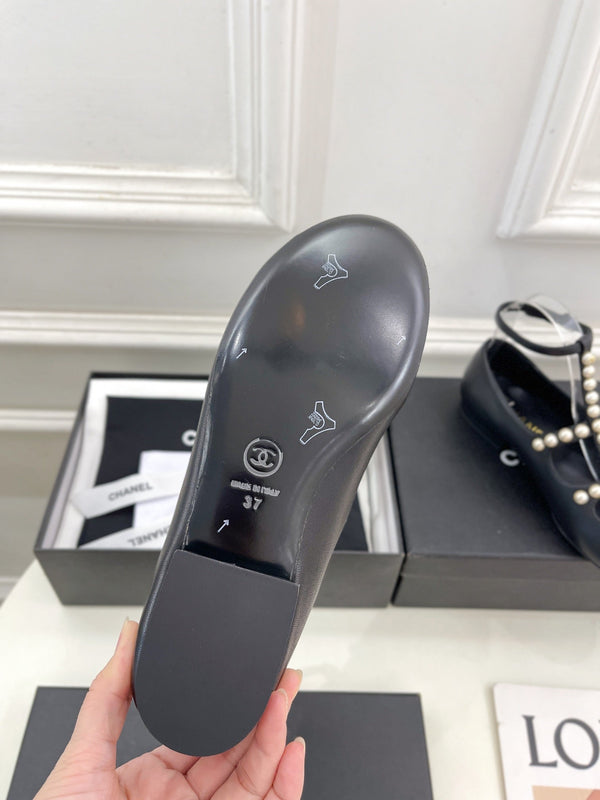 CC Mary Jane 10mm In Black With Small Pearls Lambskin 948756