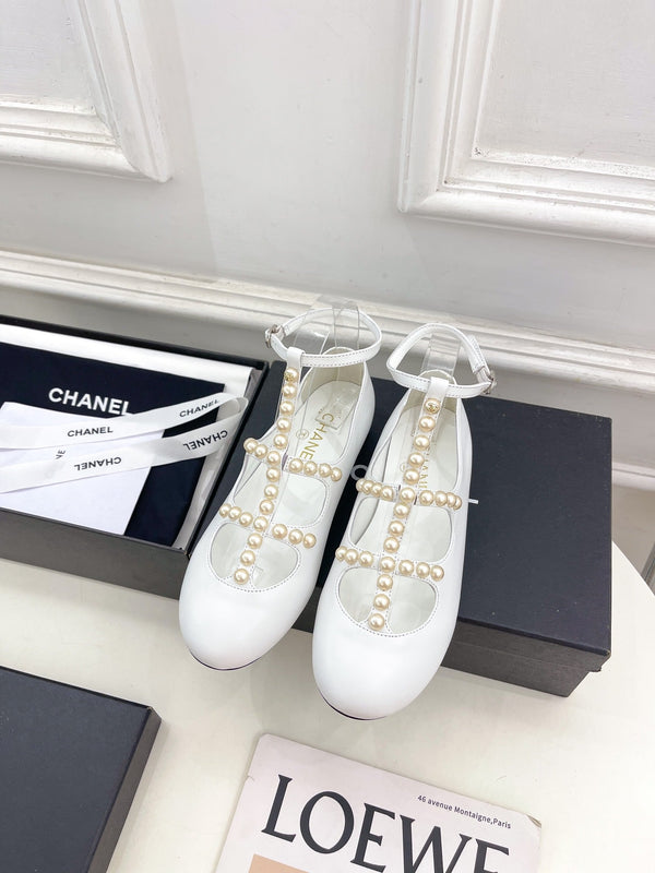 CC Mary Jane 10mm in pelle di agnello bianca con piccole perle 948758