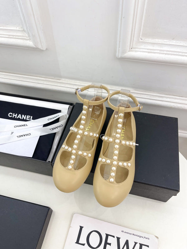 CC Mary Jane 10mm In Buff Yellow With Small Pearls Lambskin 948762