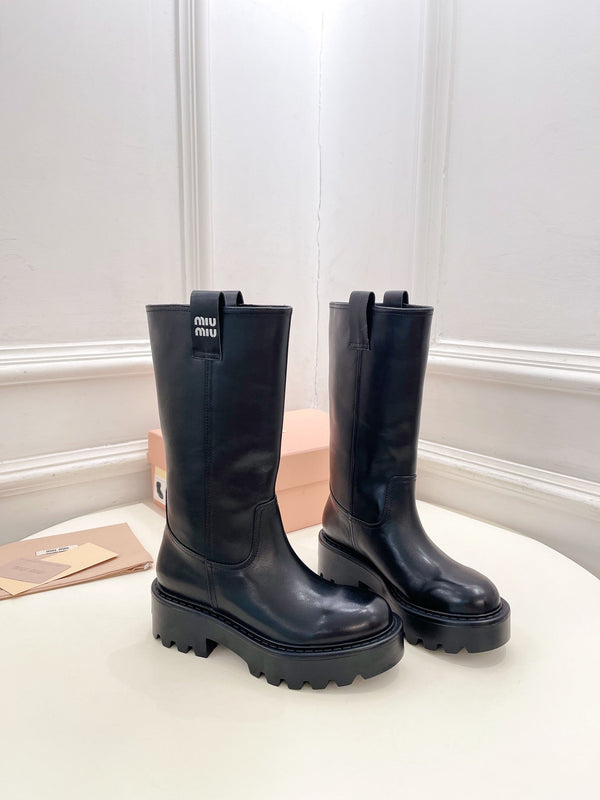 Stivali corti Miu in pelle di vitello nera lucida