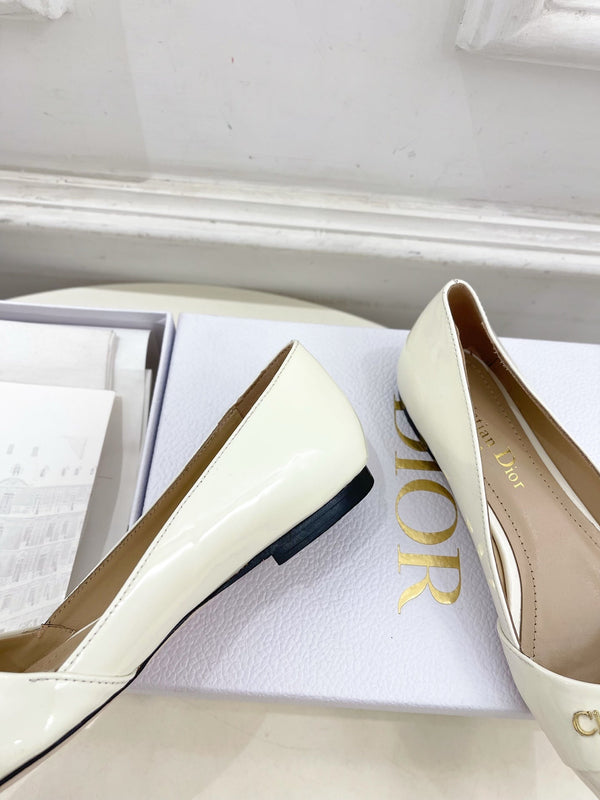 CD 25 Pump Flat White Patent Leather 307413