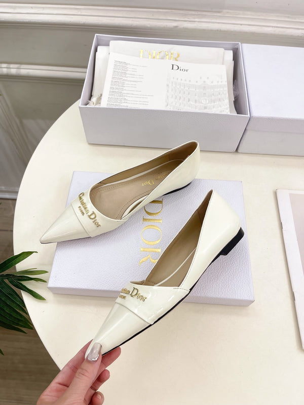 CD 25 Pump Flat White Patent Leather 307413