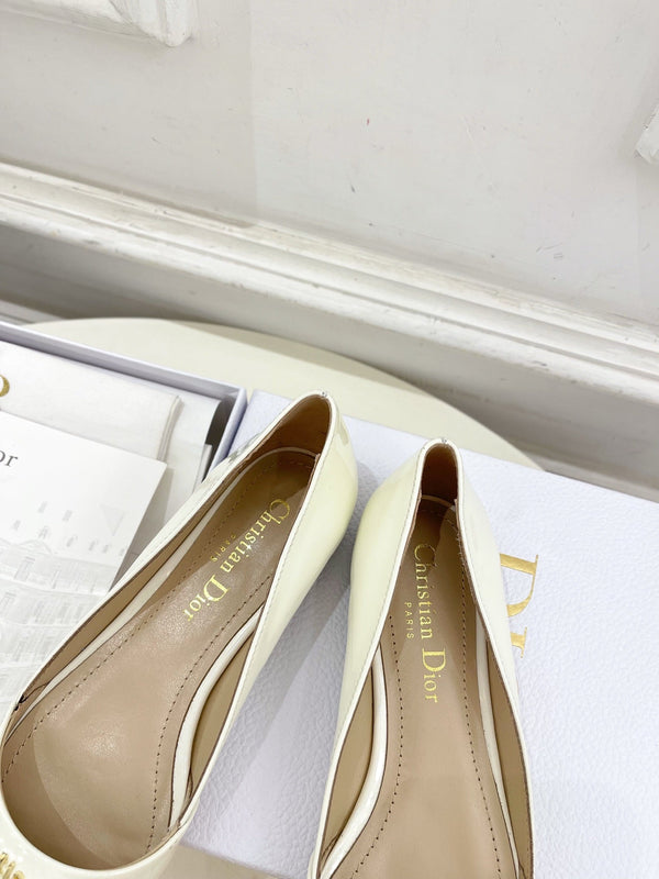 CD 25 Pump Flat White Patent Leather 307413