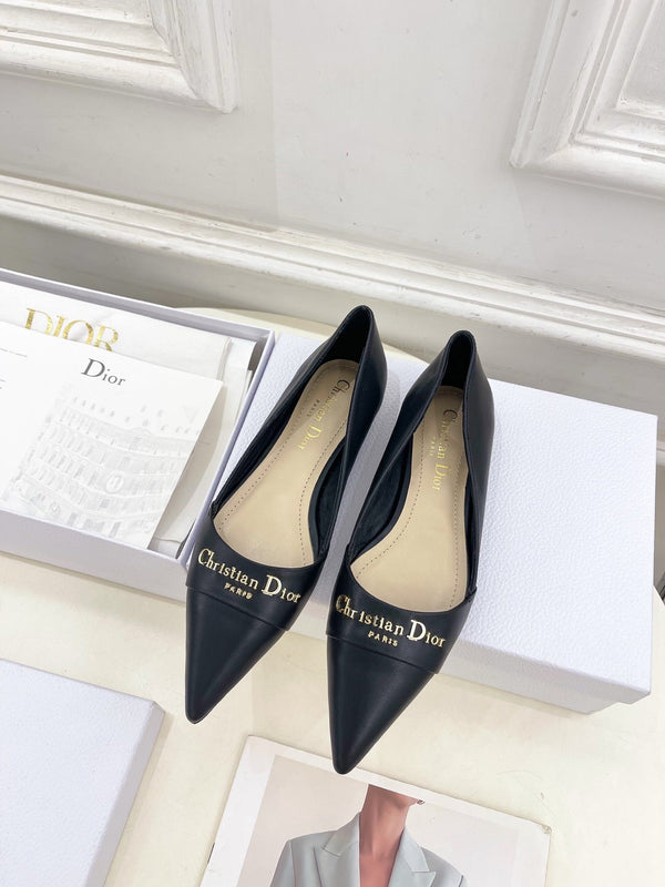 CD 25 Pump Flat Black Calfskin 307415