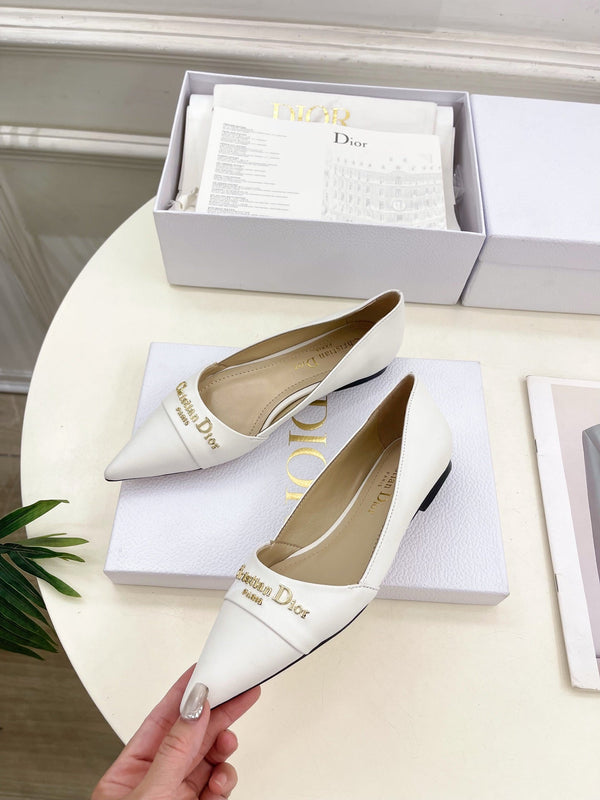 CD 25 Pump Flat White Calfskin 307416