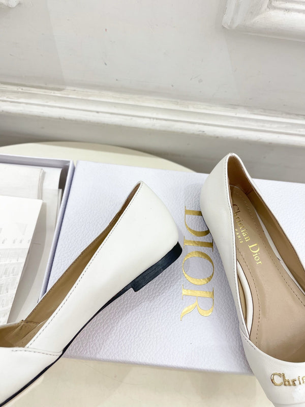 CD 25 Pump Flat White Calfskin 307416